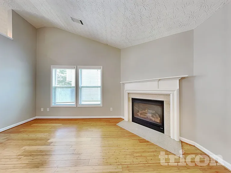 3692 Tullamore Ln — Photo 3