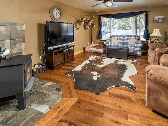 5th image of 20915 Greenmont Dr