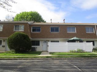 102 Storm Dr, Holtsville, NY 11742