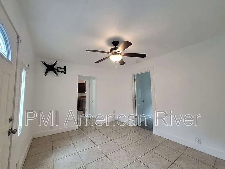 3116 40th St #B — Photo 3