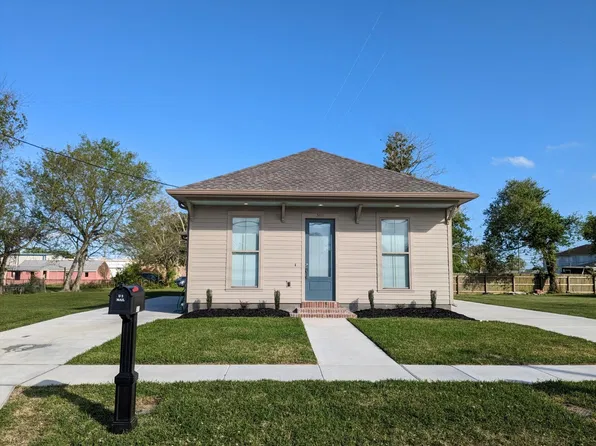3511 Fenelon St, Chalmette, LA 70043