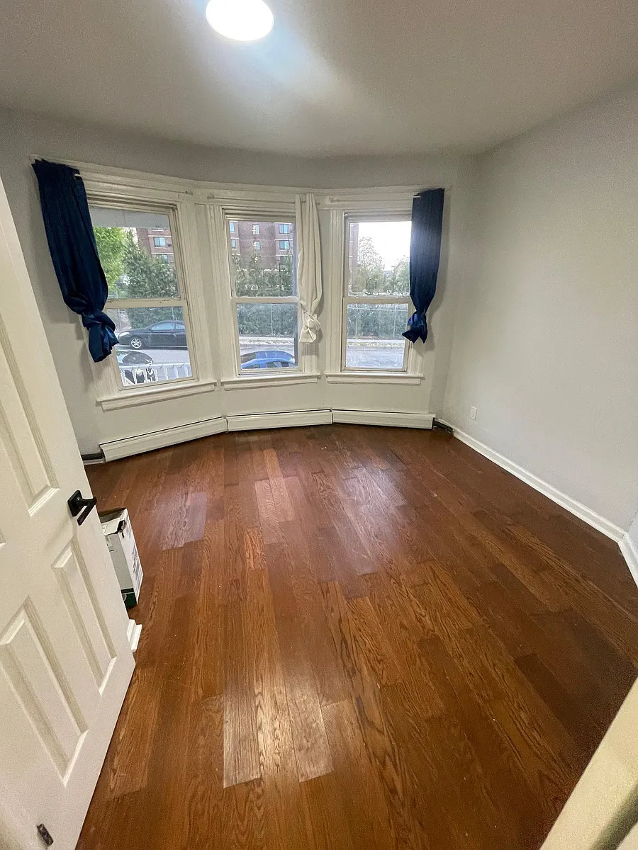 Building Photo - 10 Rodwell Ave #1F