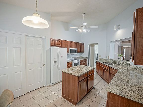 5th image of 6804 Wembley Cir