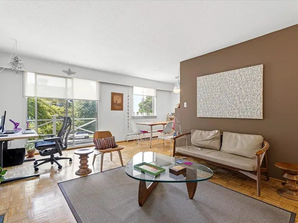 140 E 20th St #5, North Vancouver, BC V7L 3A4