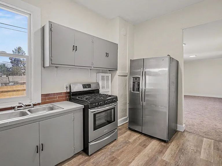 703 N Meade St — Photo 1