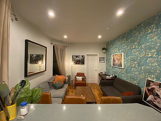 4th image of 9 W 107th St APT 5