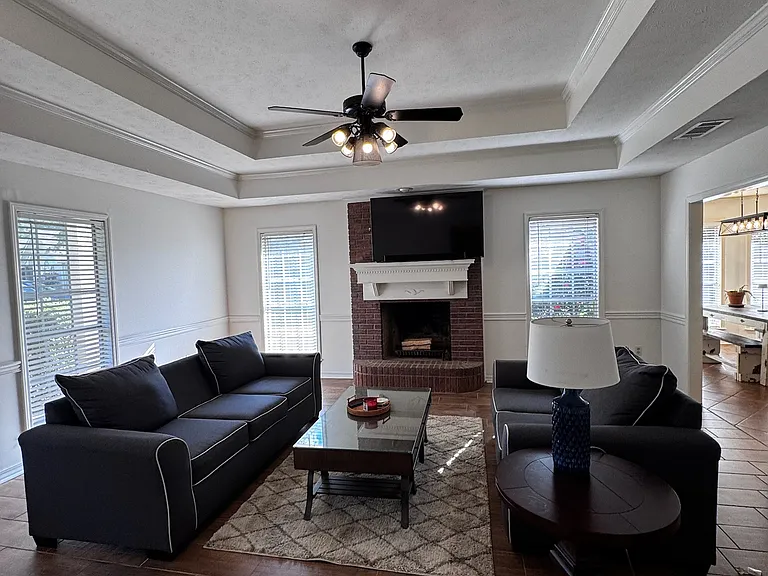 602 Huntington Dr — Photo 6