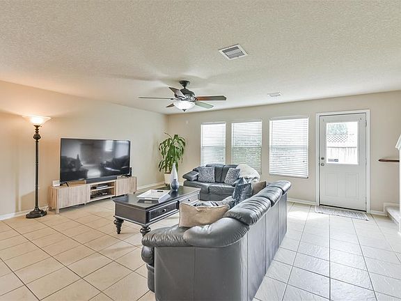 5th image of 3110 Barkers Crossing Ave