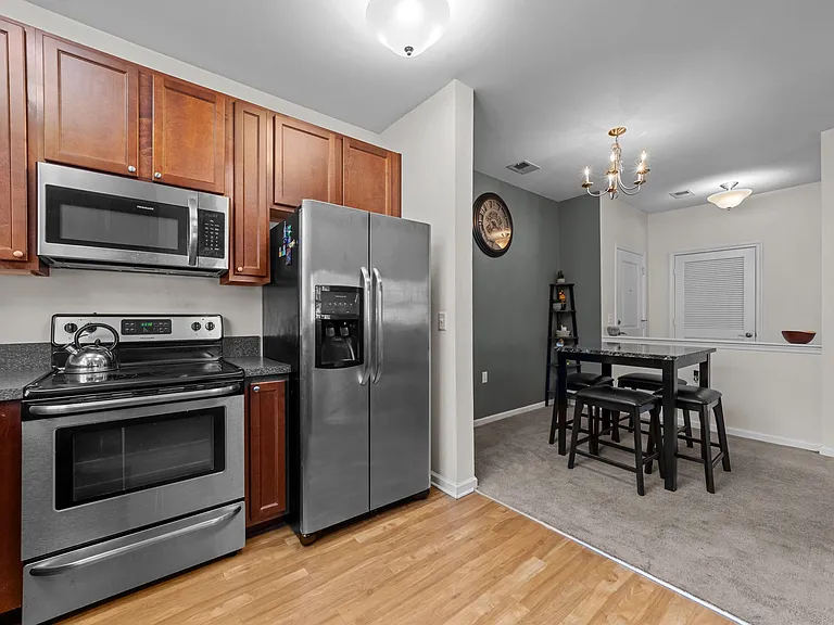 2424 Chancery Ln #207-1 — Photo 8