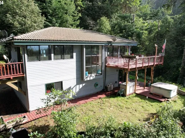 95234 Horizon Dr, Gold Beach, OR 97444