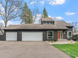 4830 Lakeview Dr, Shoreview, MN 55126