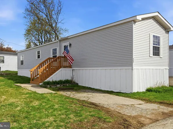 77 Ivy Cir, Norristown, PA 19403