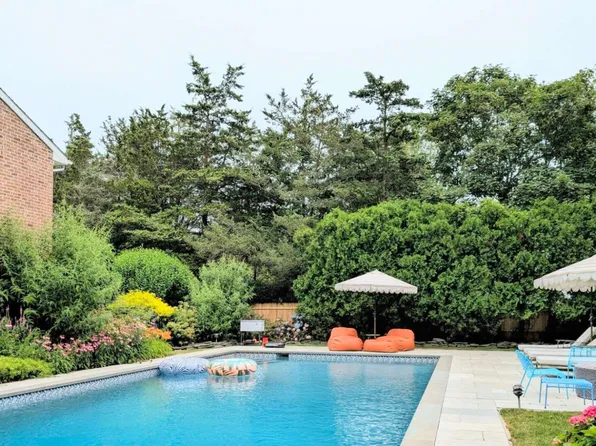 52 Shinnecock Rd #A, Hampton Bays, NY 11946