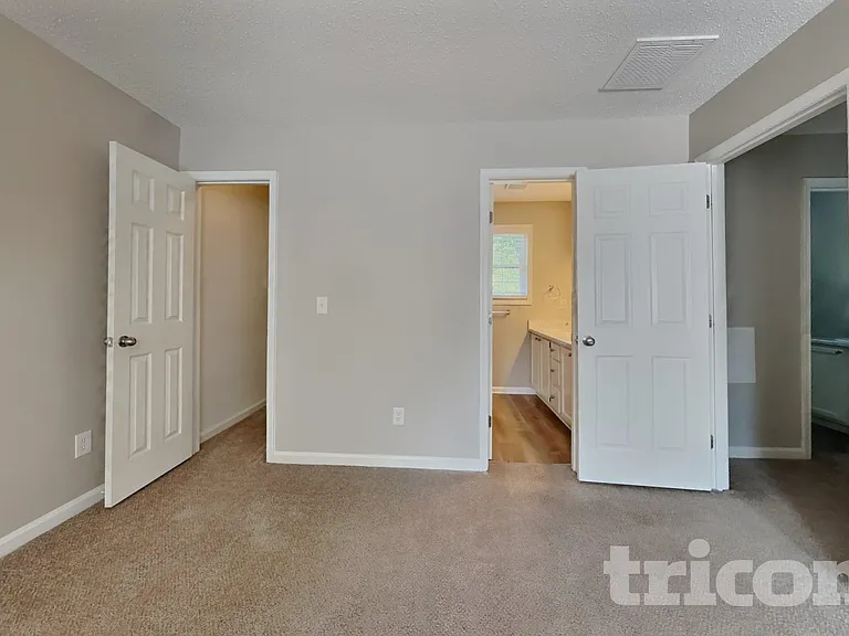 5708 Green Apple Dr — Photo 9