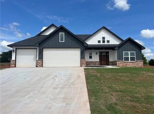 1217 Layla Ln, Blanchard, OK 73010
