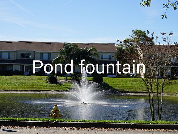 Pond fountain
