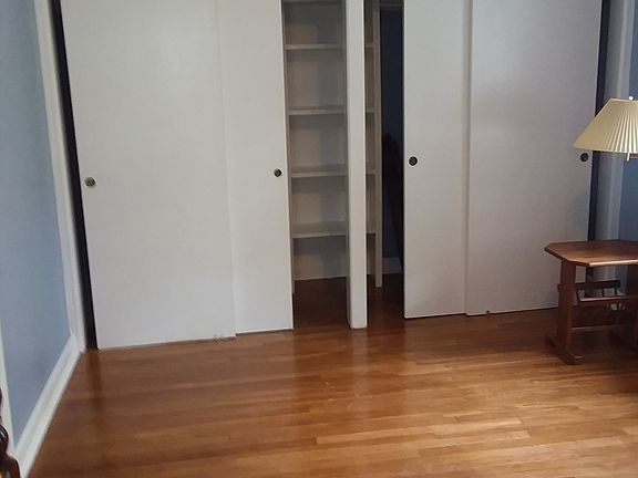 3rd image of 215 W Park Ave