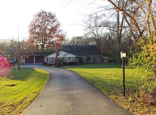 6N332 Keeney Rd, Roselle, IL 60172