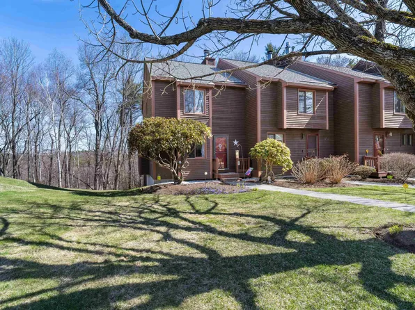 12 Thornhill Road, Stratham, NH 03885