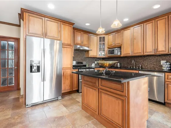 1251 76th St, Brooklyn, NY 11228