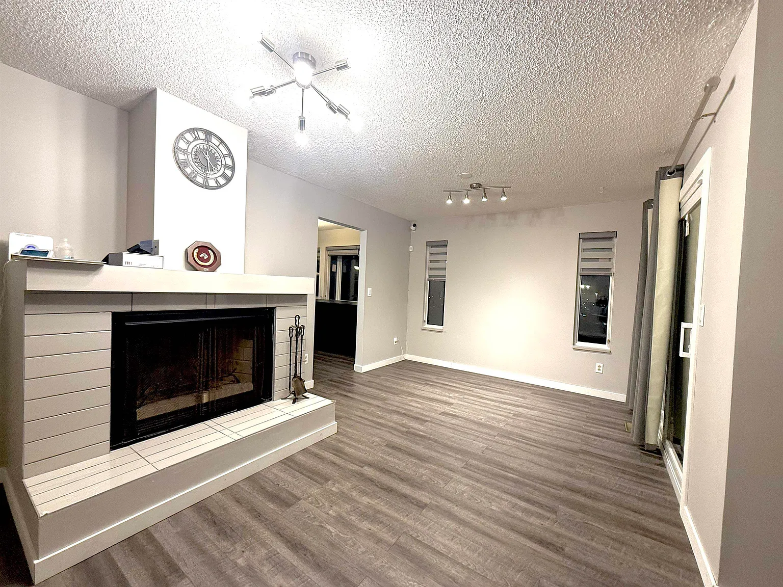 3 bed, 1280 sqft, $2,900 — Photo 4