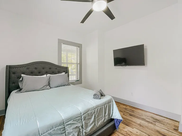 988 Coleman St SW — Photo 13