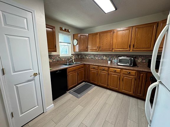 5th image of 5220 Longview Circle