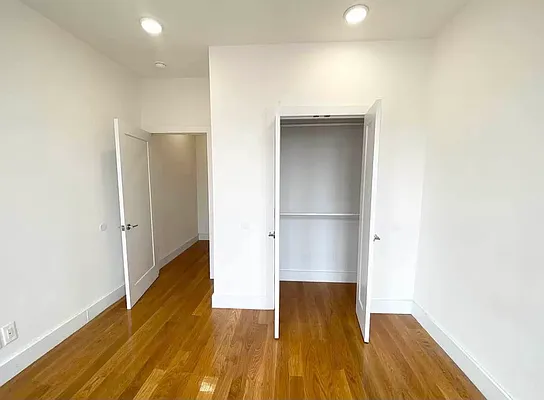 Rented by EastMount Realty LLC | media 10