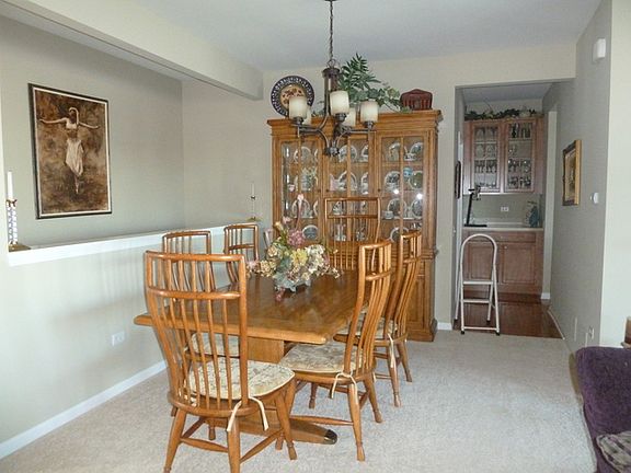 4th image of 612 Lincoln Cir