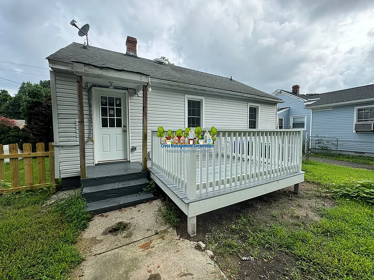 605 W Constance Rd — Photo 3