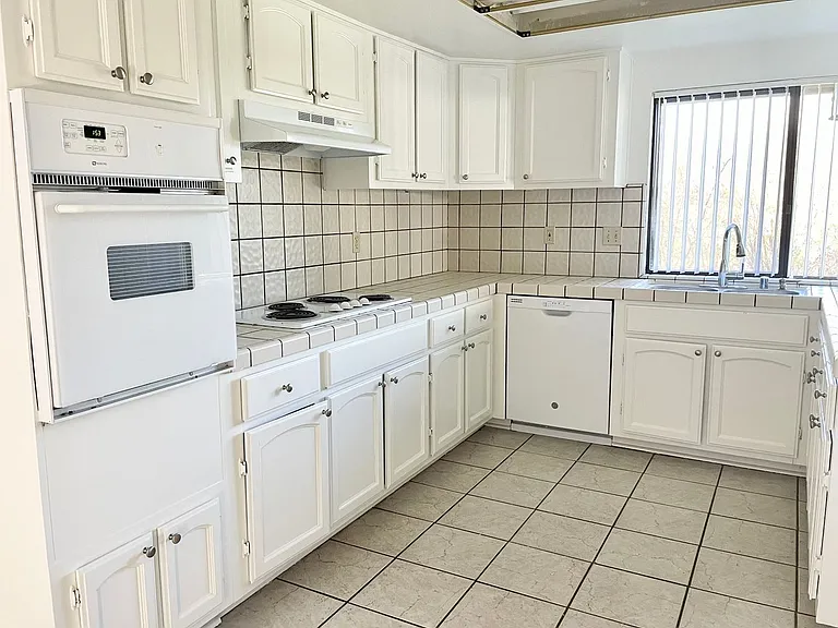 31238 Old River Rd — Photo 8