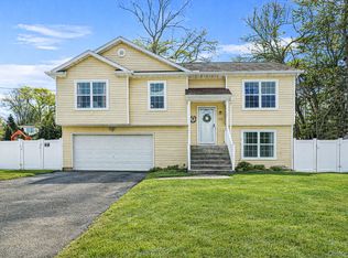 22 Poseidon Road, Rocky Point, NY 11778