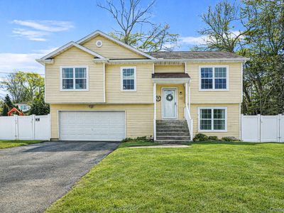 22 Poseidon Road, Rocky Point, NY, 11778