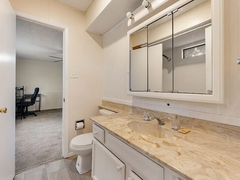 1022 Melissa Ln — Photo 17