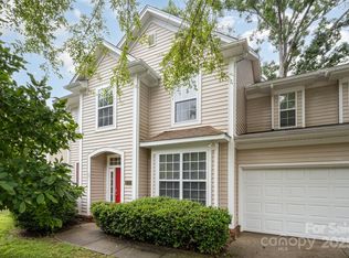 6721 Charter Hills Rd, Charlotte, NC 28277