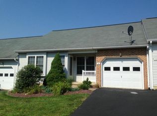16 Oakgrove Ln, Millersville, PA