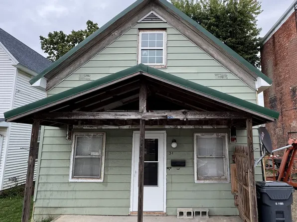 31 S Union St, Redkey, IN 47373