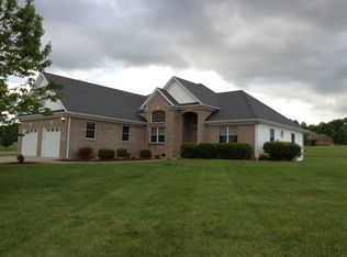 201 Lee Oak Cir, Harrodsburg, KY 40330
