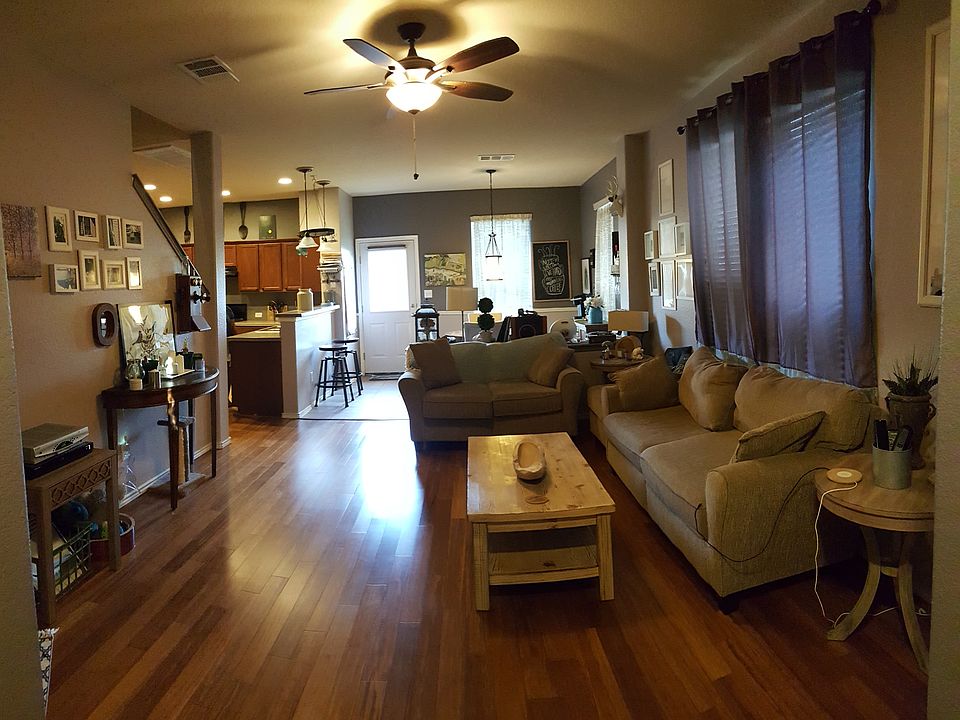 1st image of 3203 Barksdale Dr