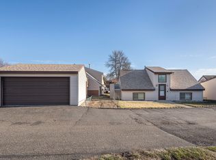 3121 Manitoba Ln, Bismarck, ND 58503