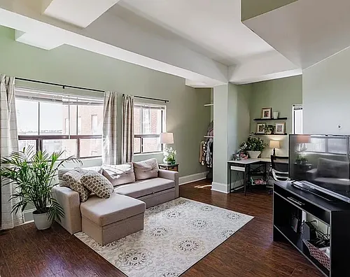 131 E Broad St #110 Photo 1