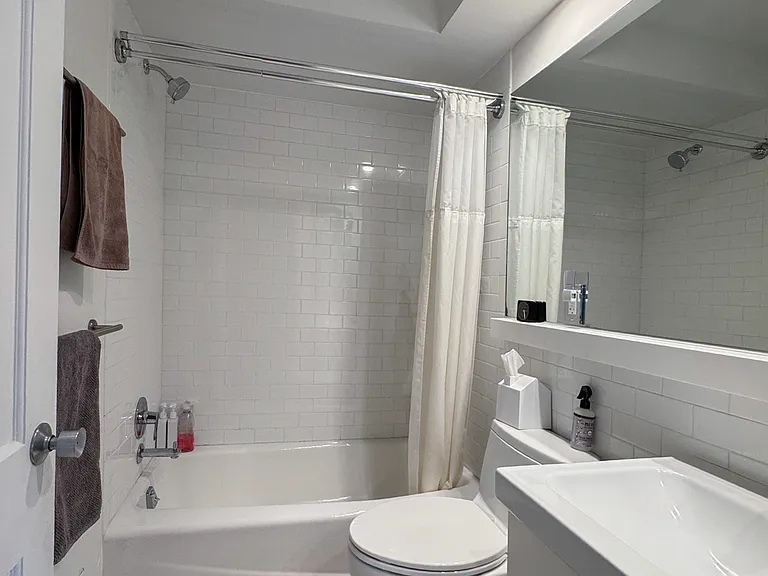 927 Northwood St — Photo 10