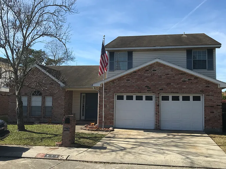 613 Aurora Oaks Dr — Photo 1