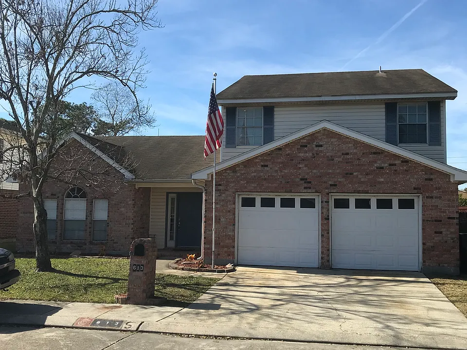 613 Aurora Oaks Dr