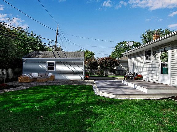 5th image of 222 Park Forest Dr