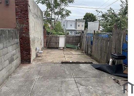 4th image of 2527 N 5th St Floor 1