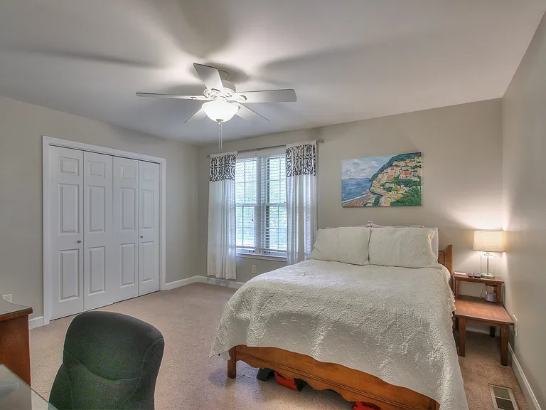 3321 Lealand Ln — Photo 21