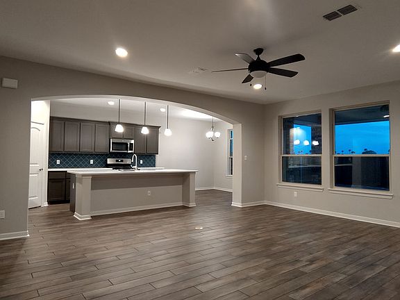 4th image of 4001 Green Jay Dr