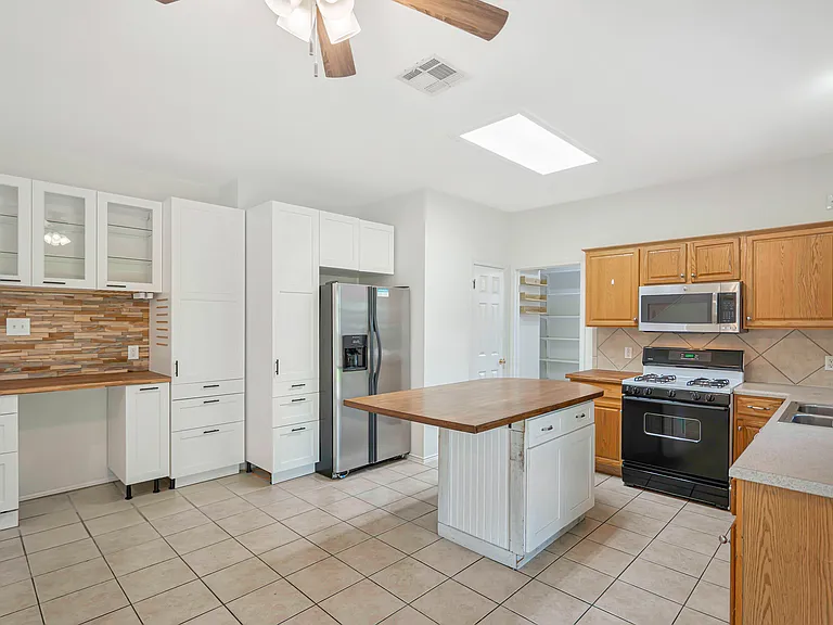 1622 Abbey Ln — Photo 19