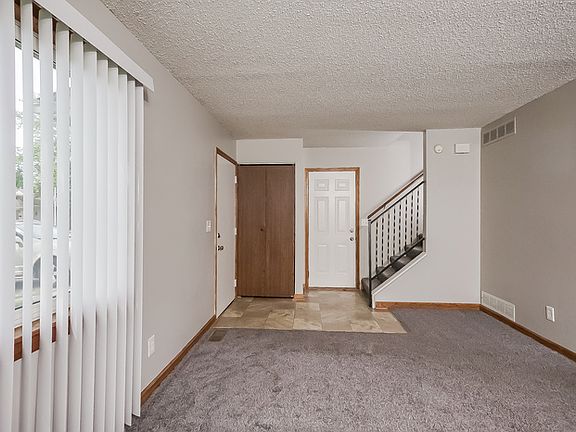 4th image of 3601 Greenview Dr
